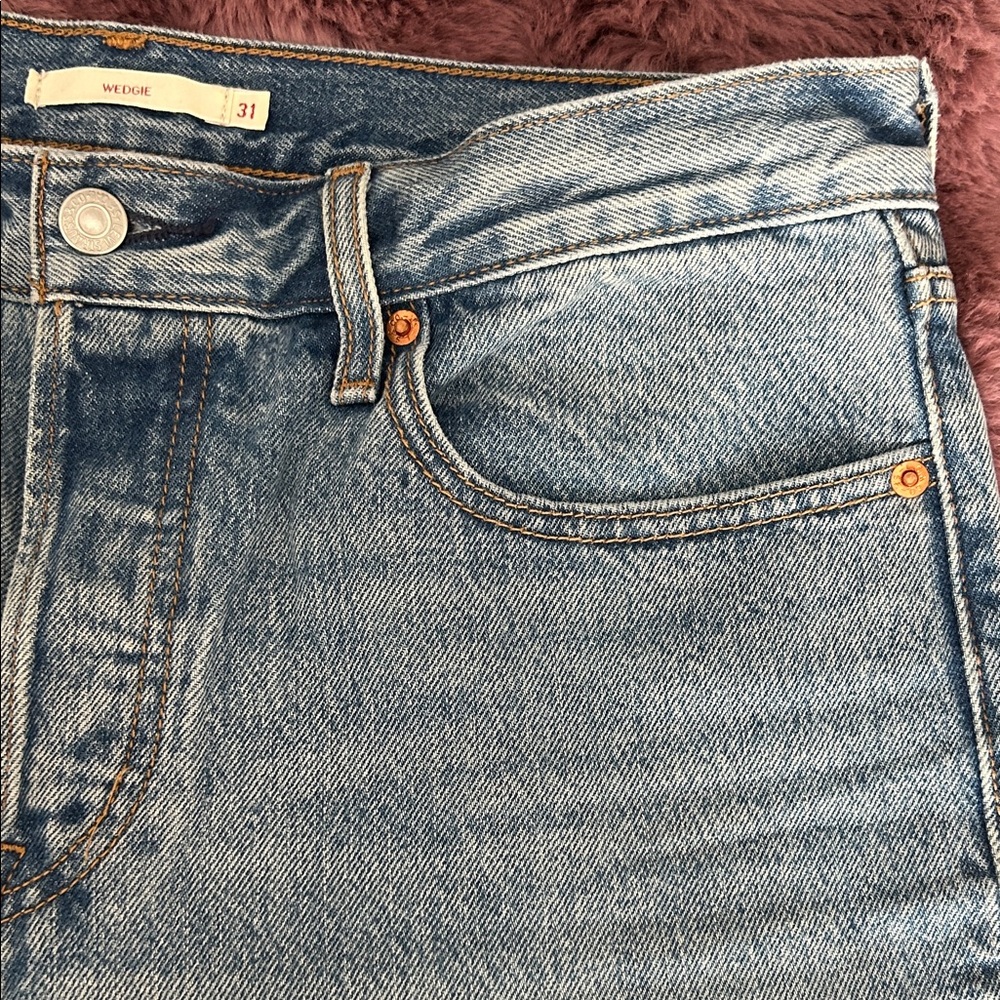 Levi's Wedgie Jeans- Size 31 - Picture 4 of 8